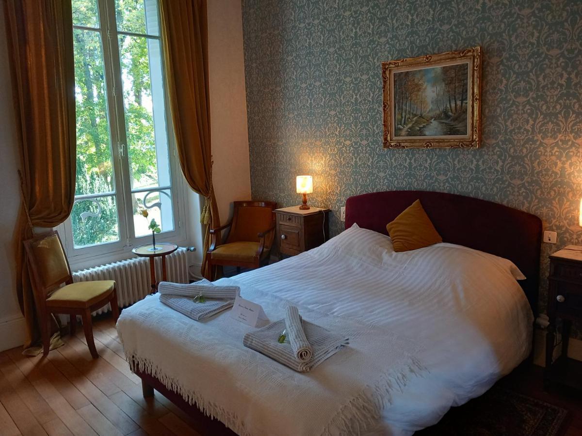 Chateau Maleplane Bed & Breakfast Saint-Leonard-de-Noblat Exterior photo
