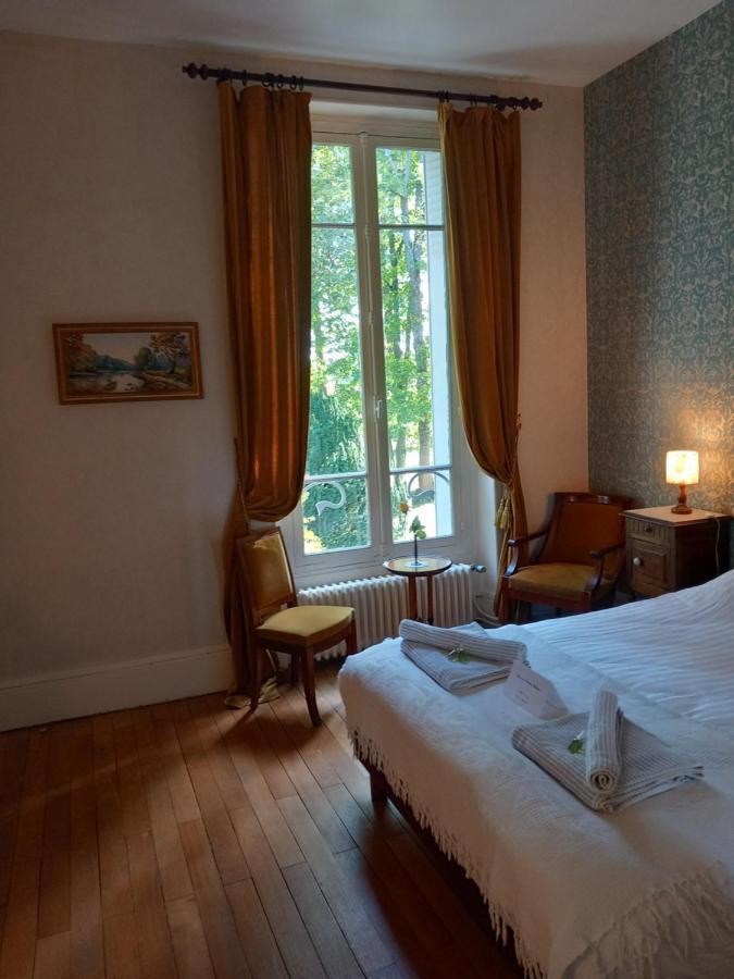 Chateau Maleplane Bed & Breakfast Saint-Leonard-de-Noblat Exterior photo