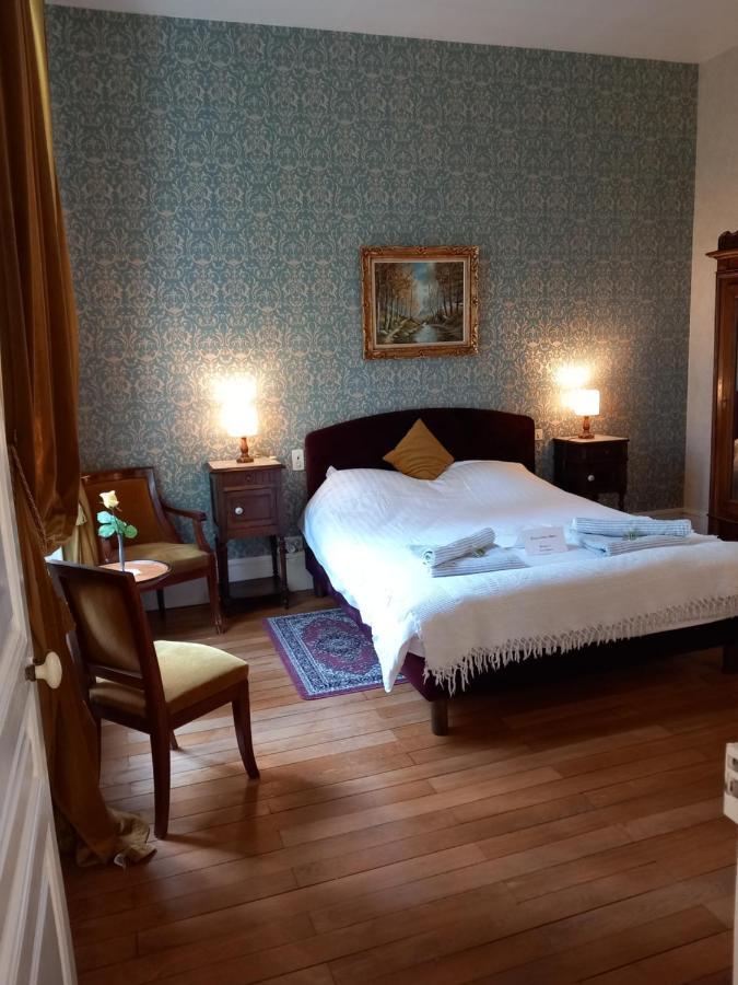 Chateau Maleplane Bed & Breakfast Saint-Leonard-de-Noblat Exterior photo