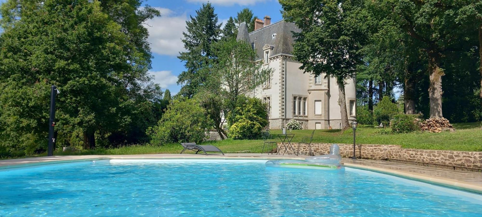 Chateau Maleplane Bed & Breakfast Saint-Leonard-de-Noblat Exterior photo